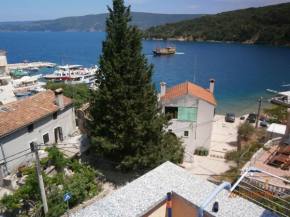  Apartments and rooms Roberto B.  Валун